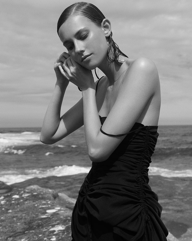 Model: Mali Koopman.
Photographer: Alexandra Nataf.
Fashion Editor: Ilona Hamer.
Beauty: Samantha Patrikopoulos