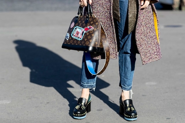 Designer bag / fashion week street style #desginerbag #fashionweek #luxury  #streetstyle #fashion / Pinterest: @fromlux…