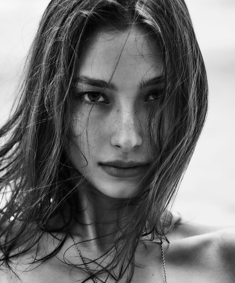 Model: Alexandra Agoston. Photographer: Chris Colls