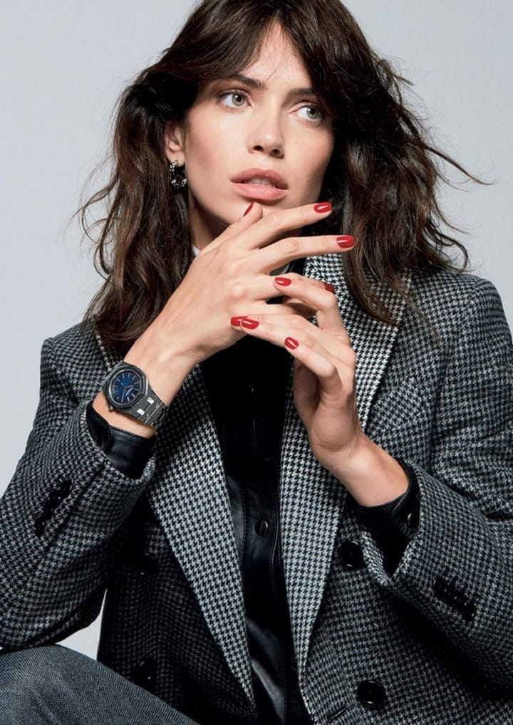 Amanda Wellsh Covers Vogue Japan Time 2018