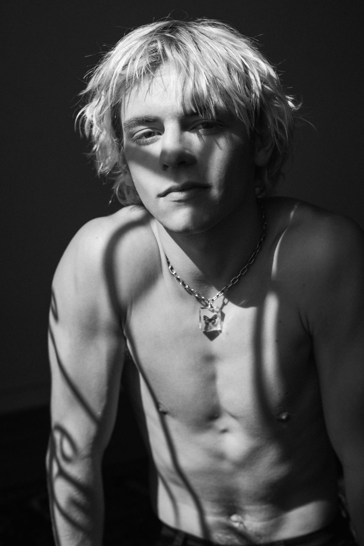 Ross Lynch by Theo Gosselin for Monrowe Magazine Spring 2017. Neckless by Palace Costume