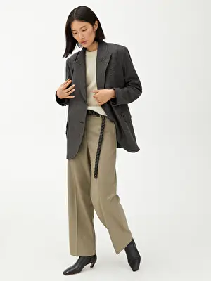 Explore Women's High-Quality Tailored Suits - ARKET 