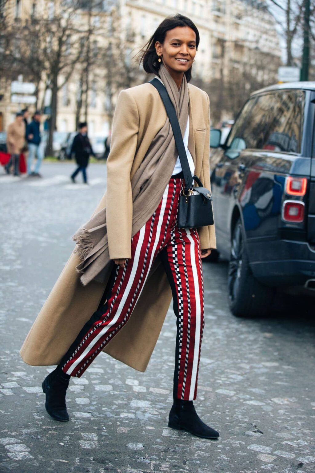 Street Style at Paris Fashion Week Fall-Winter 2020 - Minimalist Street ...