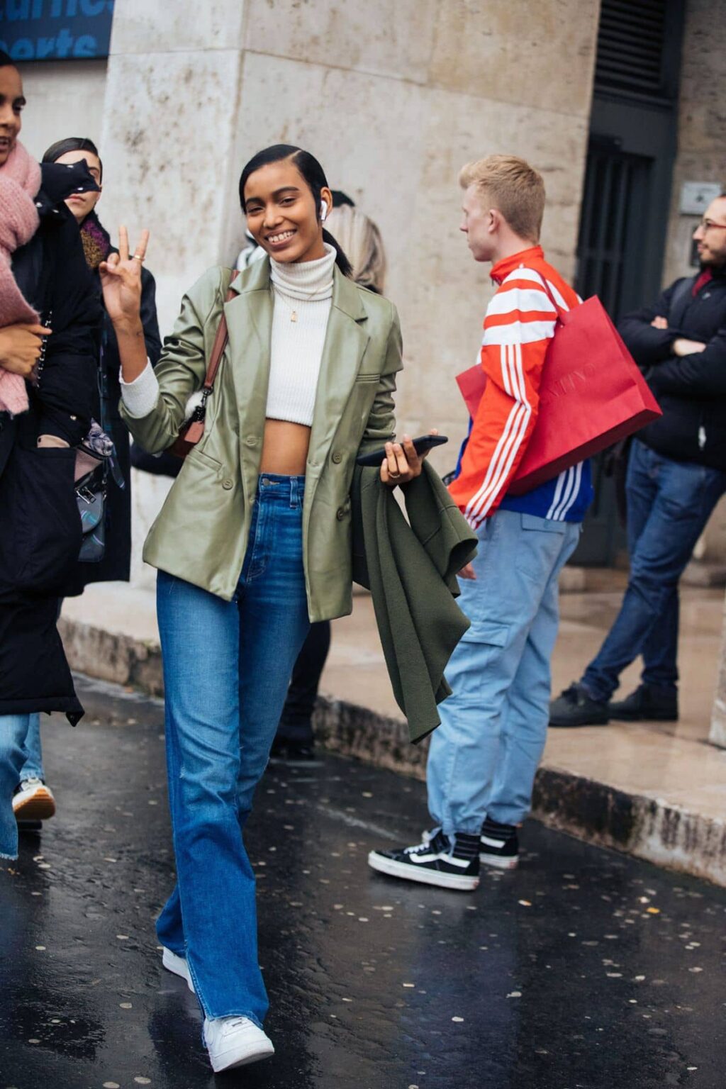 Street Style at Paris Fashion Week Fall-Winter 2020 - Minimalist Street ...