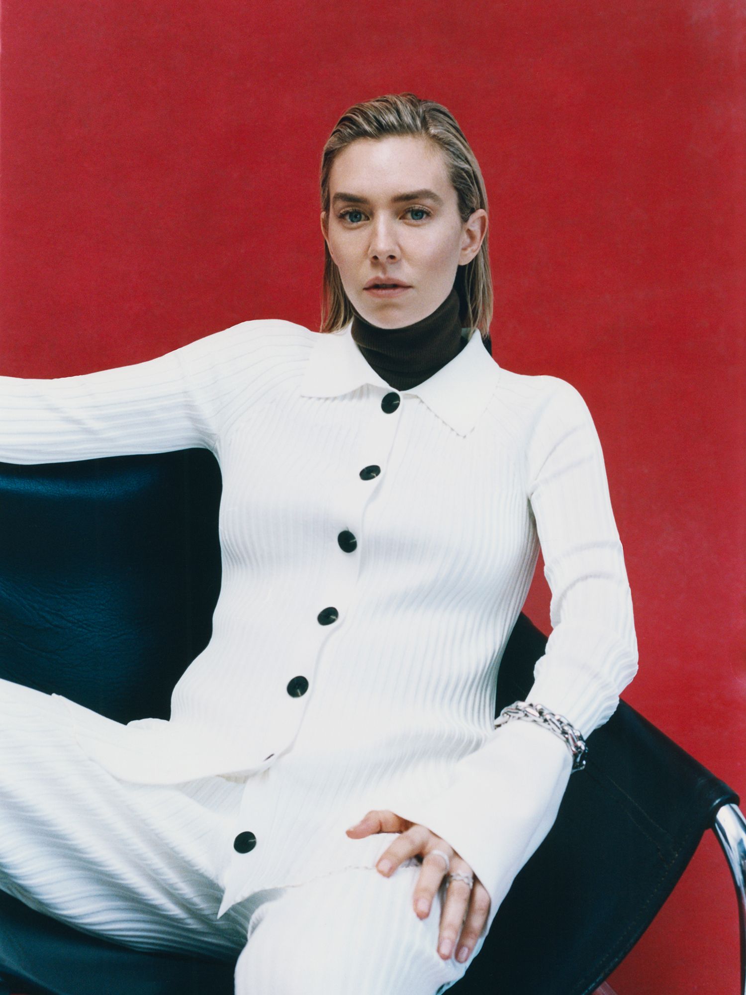 Vanessa-Kirby-by-Toby-Coulson-for-Porter-Magazine-April-2021-5.jpg