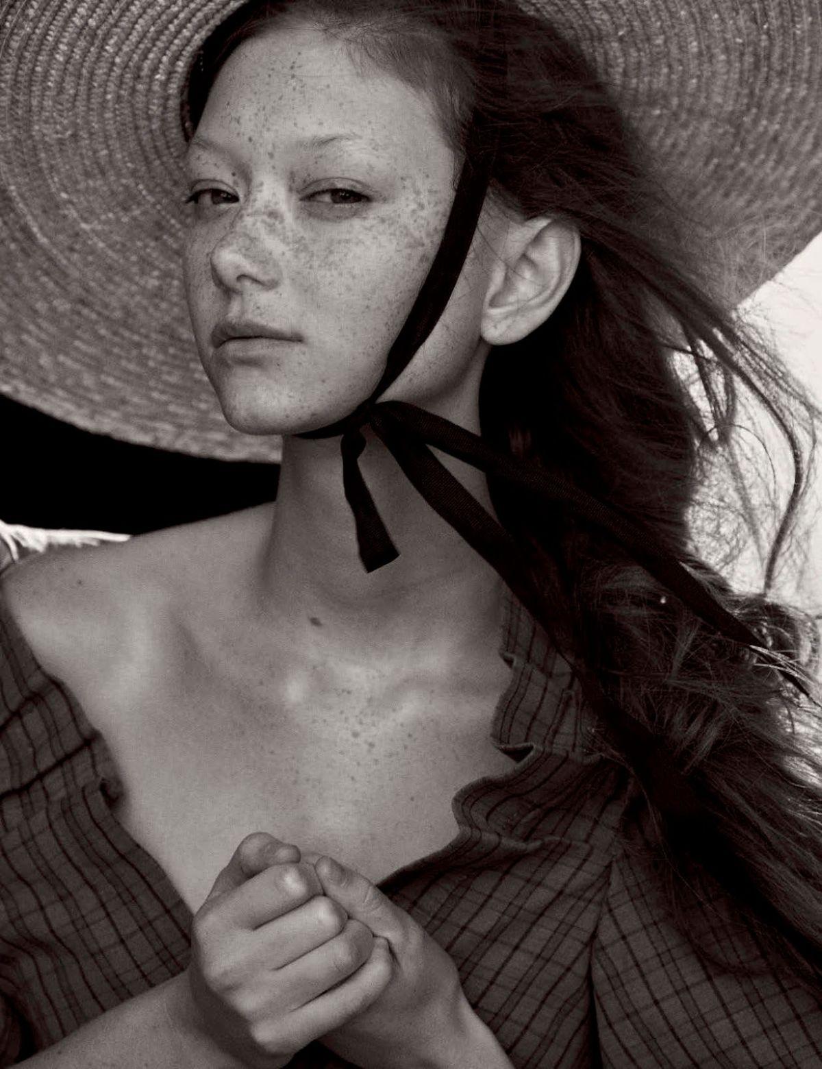 Natural Beauty: Sara Grace Wallerstedt by Peter Lindbergh for Vogue Germany May 2017