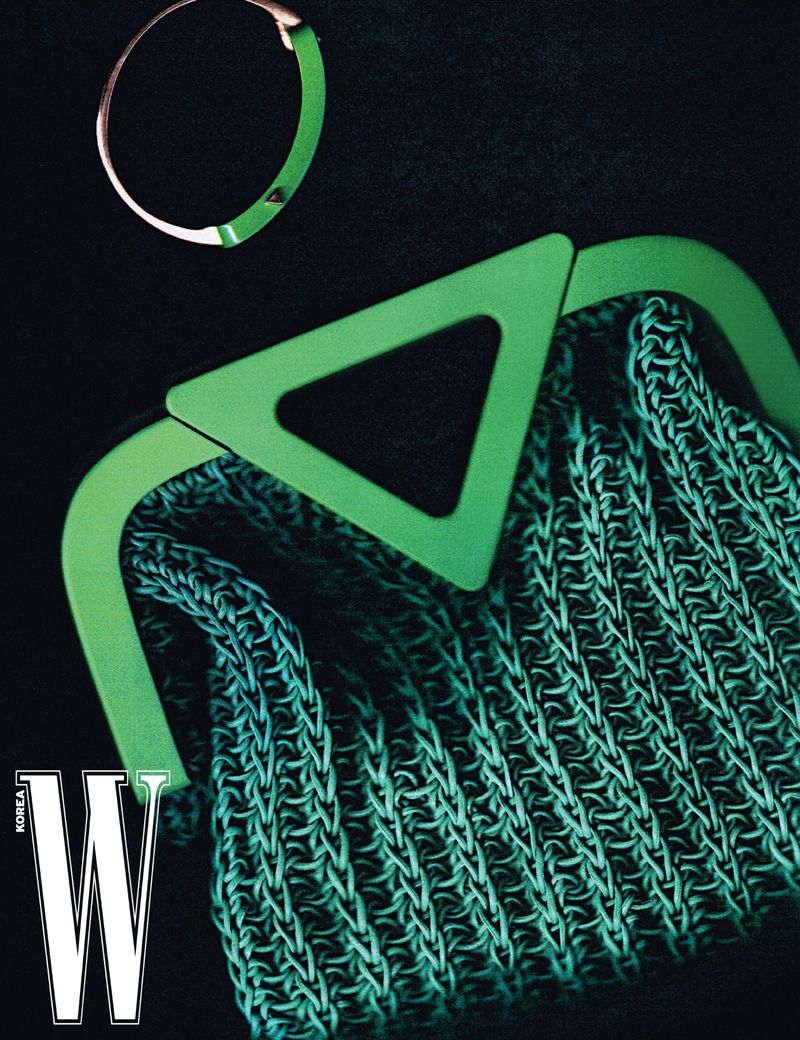 New Aesthetic: Hyun Ji Shin in Bottega Veneta by Hyea W. Kang for W Korea April 2021. Accessories: Bottega Veneta Green V Small Braided Top-Handle Bag