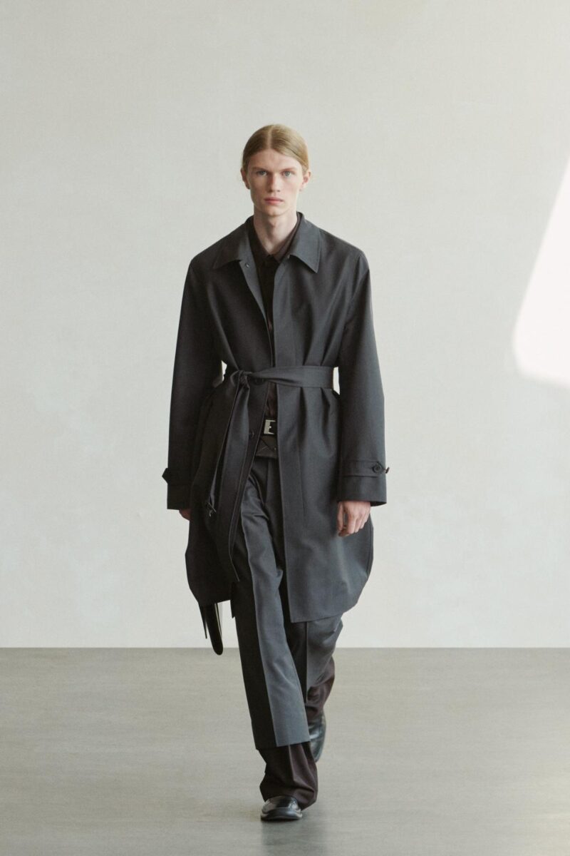 The Row Spring 2022 Lookbook by Jody Rogac & Brian Molloy - Lookbooks ...