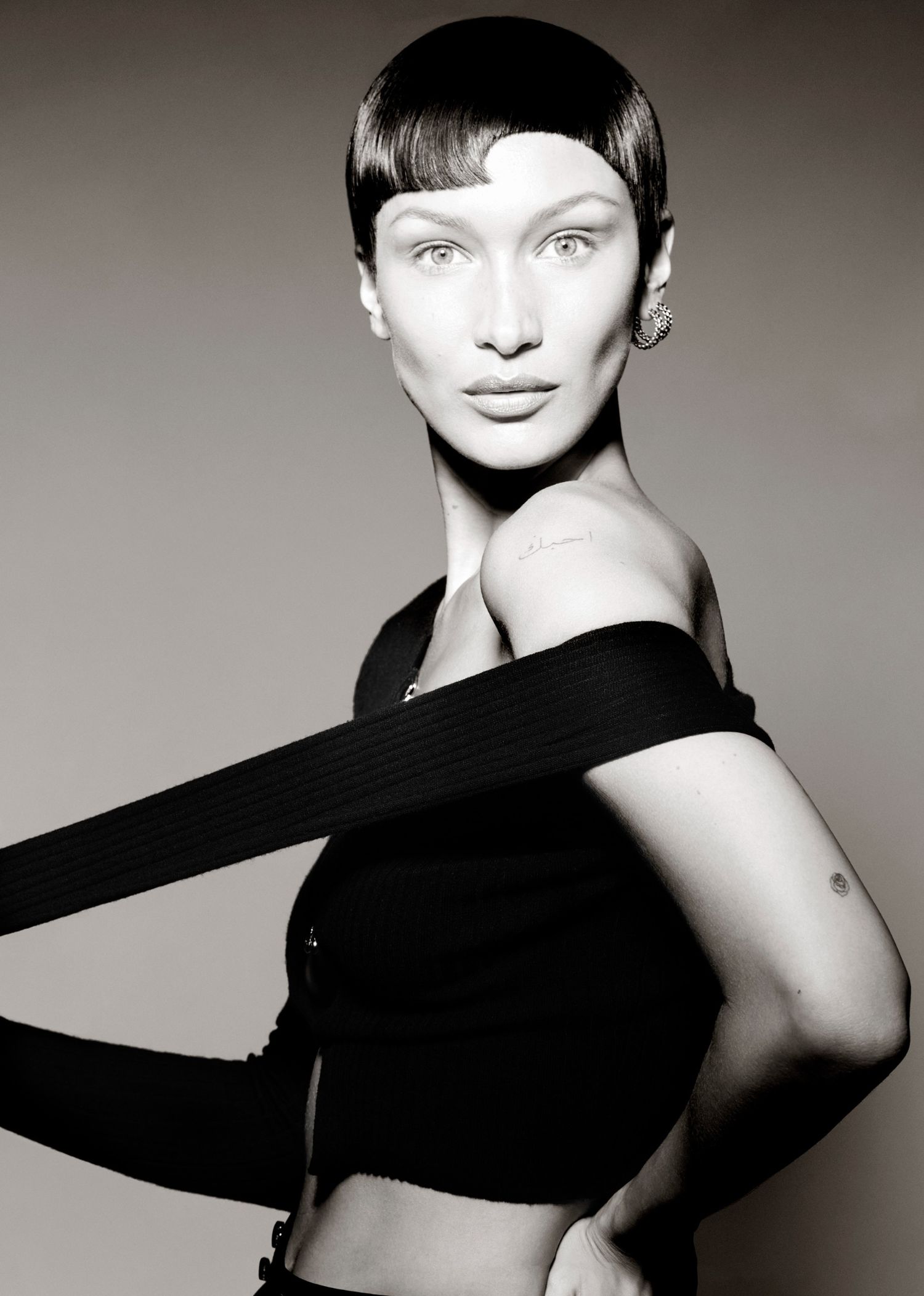 Bella Hadid covers Vogue Italia May 2023 by Carlijn Jacobs -  fashionotography