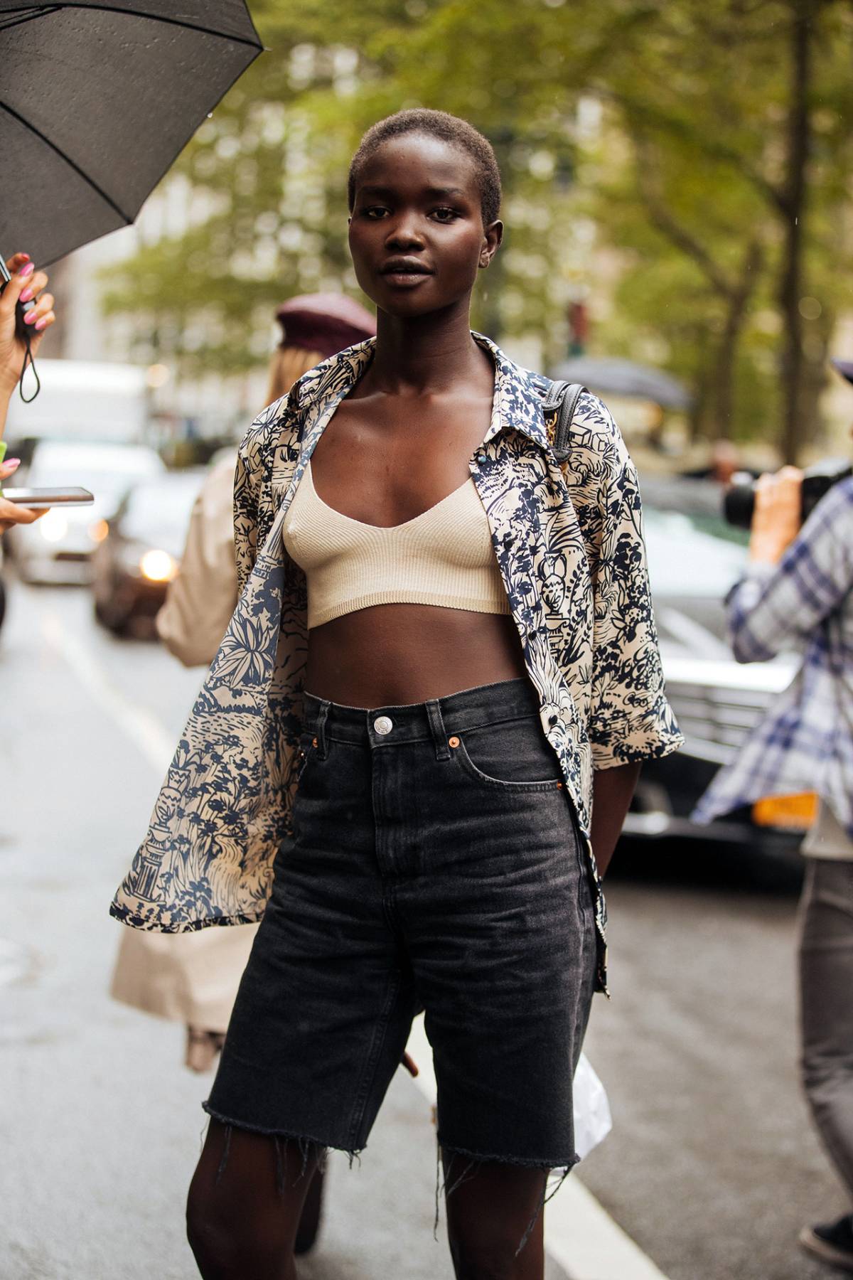 Akon Changkou Street Style at New York Fashion Week Spring 2022 by Melodie Jeng
