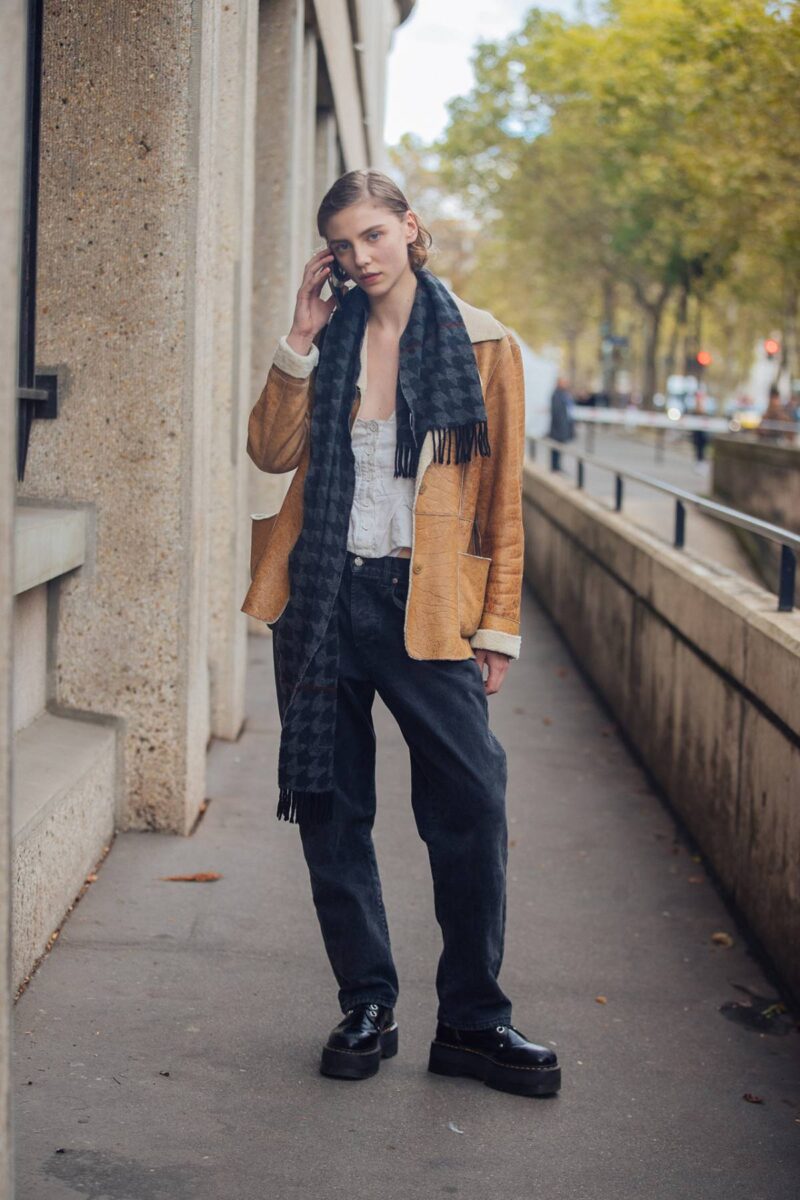 Street Style at Paris Fashion Week Spring 2022 - Minimalist Street ...