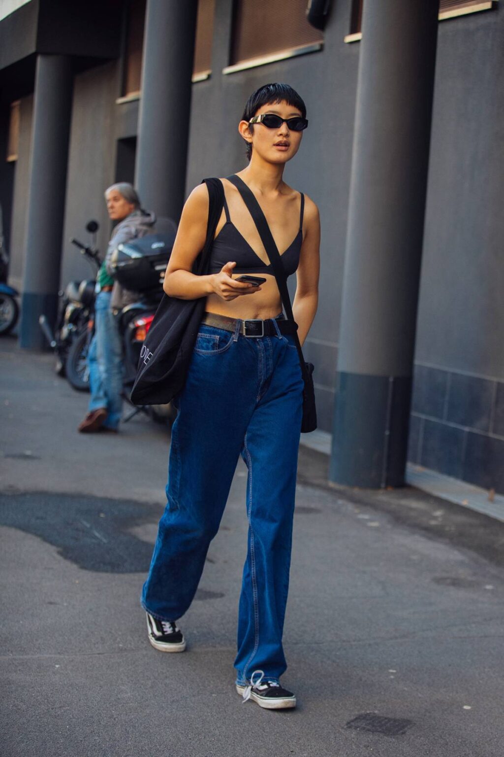 Street Style At Milan Fashion Week Spring 2022 - Minimalist Street ...