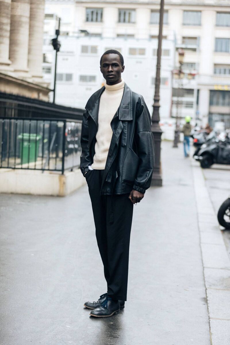 Street Style at Paris Fashion Week Men's Fall-Winter 2022 - Minimalist ...