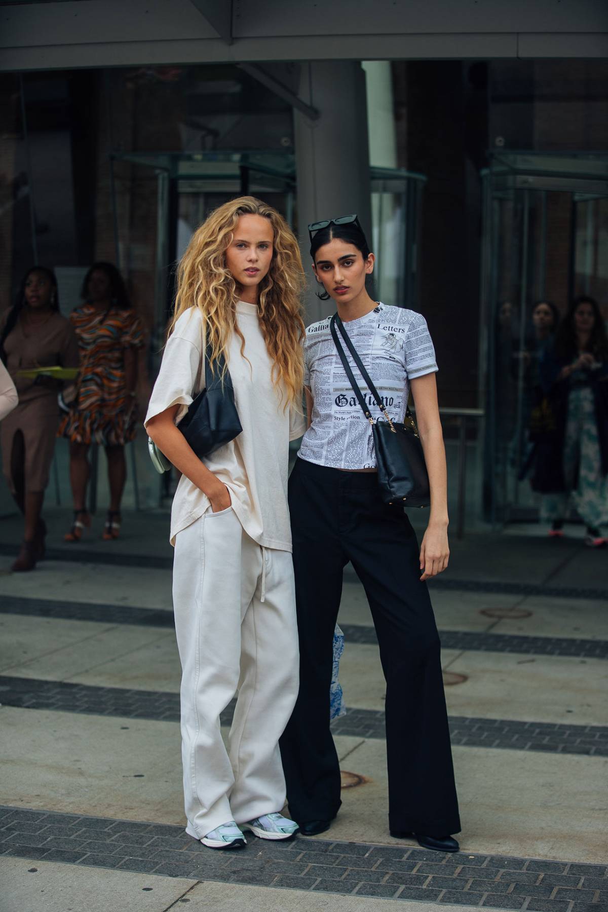 Olivia Vinten & Vanessa Tyagi Minimalist Street Style at New York Fashion Week Spring-Summer 2023