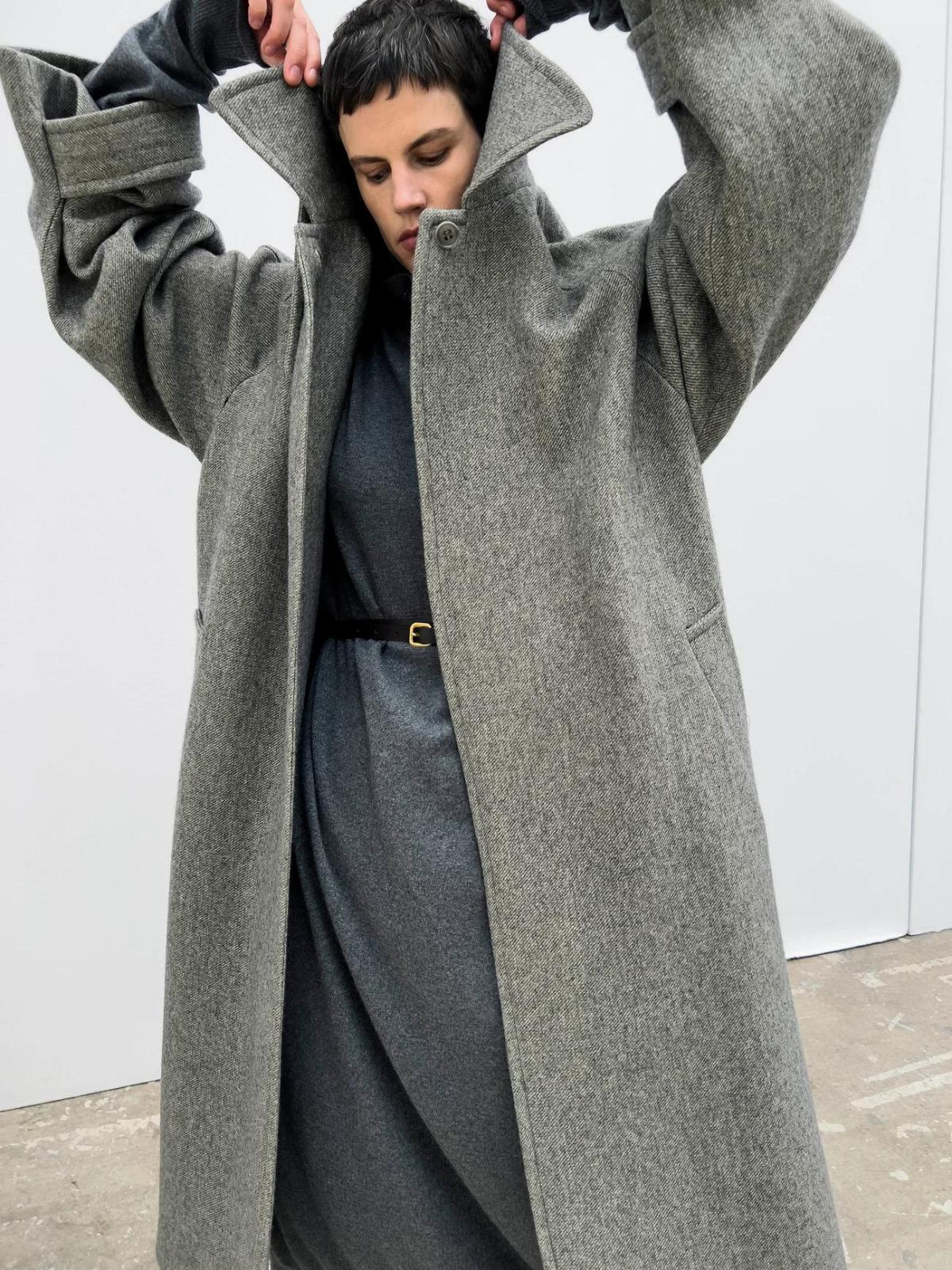  Raey Grey Oversized belted raglan-sleeve wool-blend coat, Raey Grey Responsible cashmere-blend belted roll-neck dress 