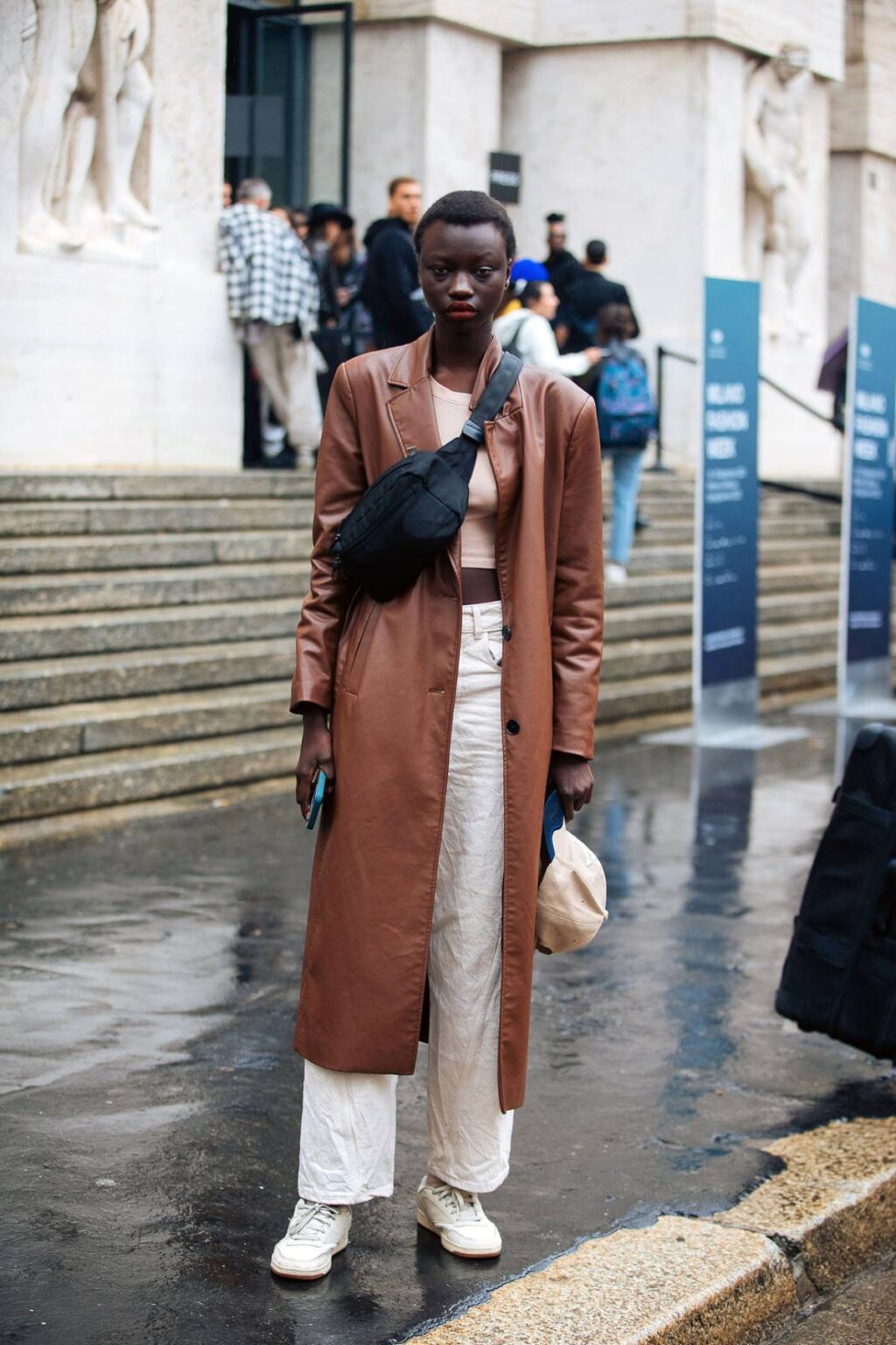 Model Street Style at Milan Fashion Week Spring-Summer 2023 ...