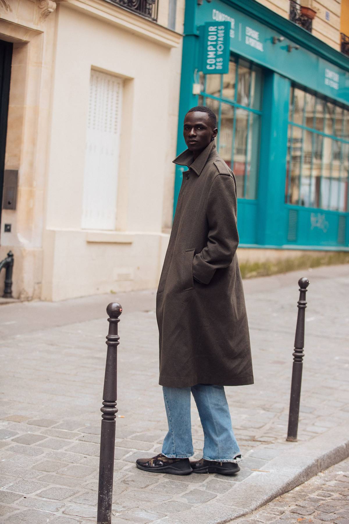 Malick Bodian Classic Brown Trench Coat Off-Duty Model Outfits at Paris Fashion Week Fall-Winter 2023