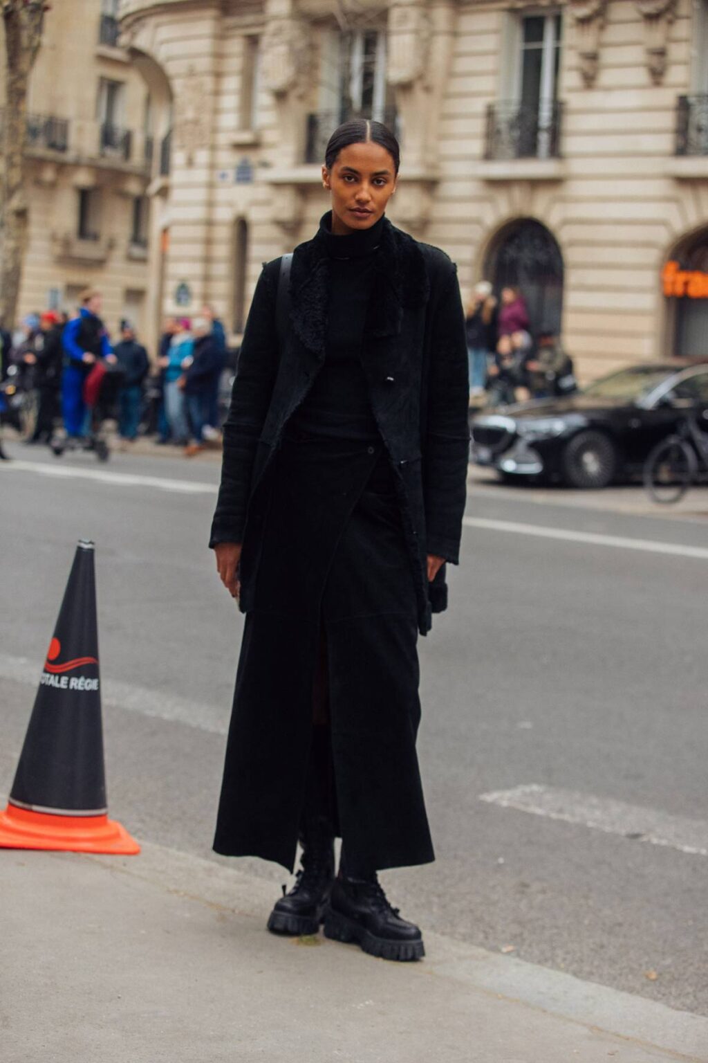 Off-Duty Model Outfits at Paris Fashion Week Fall-Winter 2023 ...