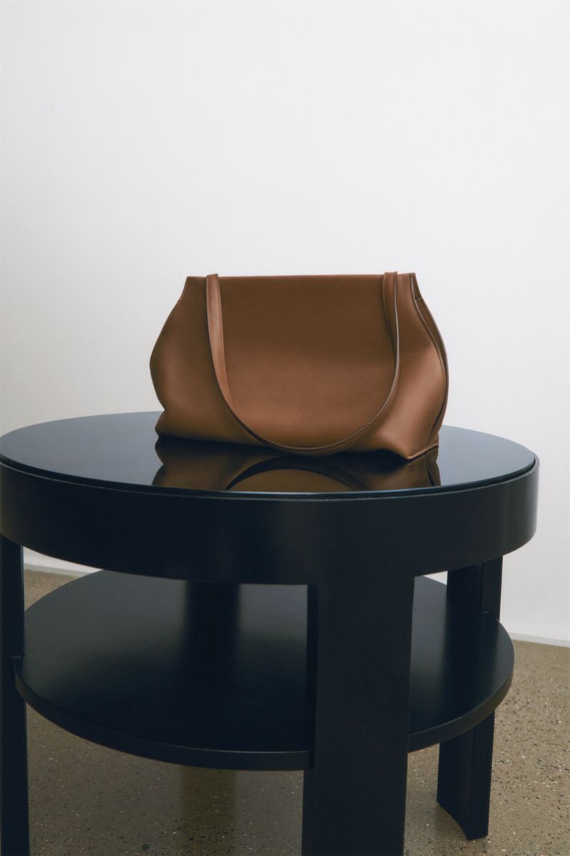 Brown Sienna leather tote Minimal Fashion 