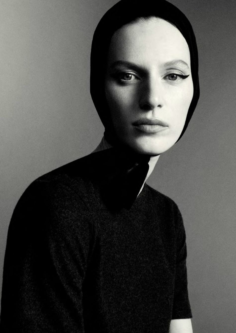 Julia Nobis by Robin Galiegue for Holiday Magazine Fall-Winter 2023 ...