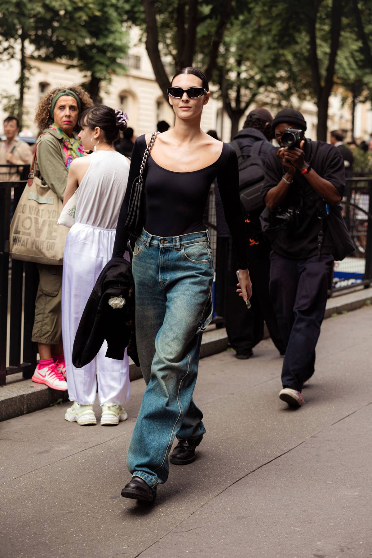 Model Outfits at Couture Fashion Week Fall-Winter 2023 in Paris -  Minimalist Street Style - Minimal. / Visual.