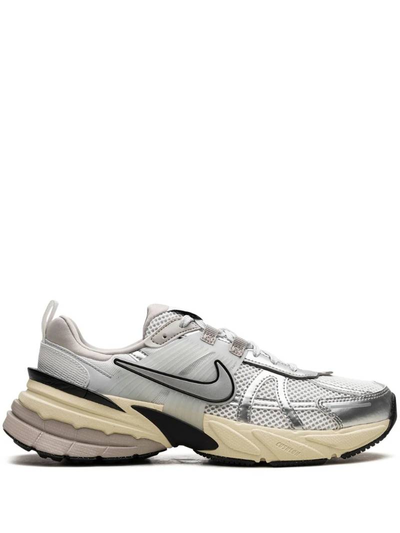 Nike V2K Run Metallic Silver Sneakers - Farfetch
