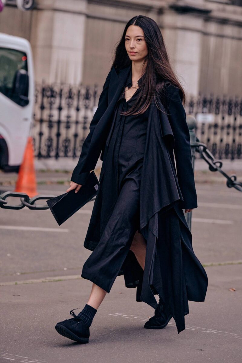 Paris Fashion Week Spring-Summer 2024 Street Style - Minimalist Street ...