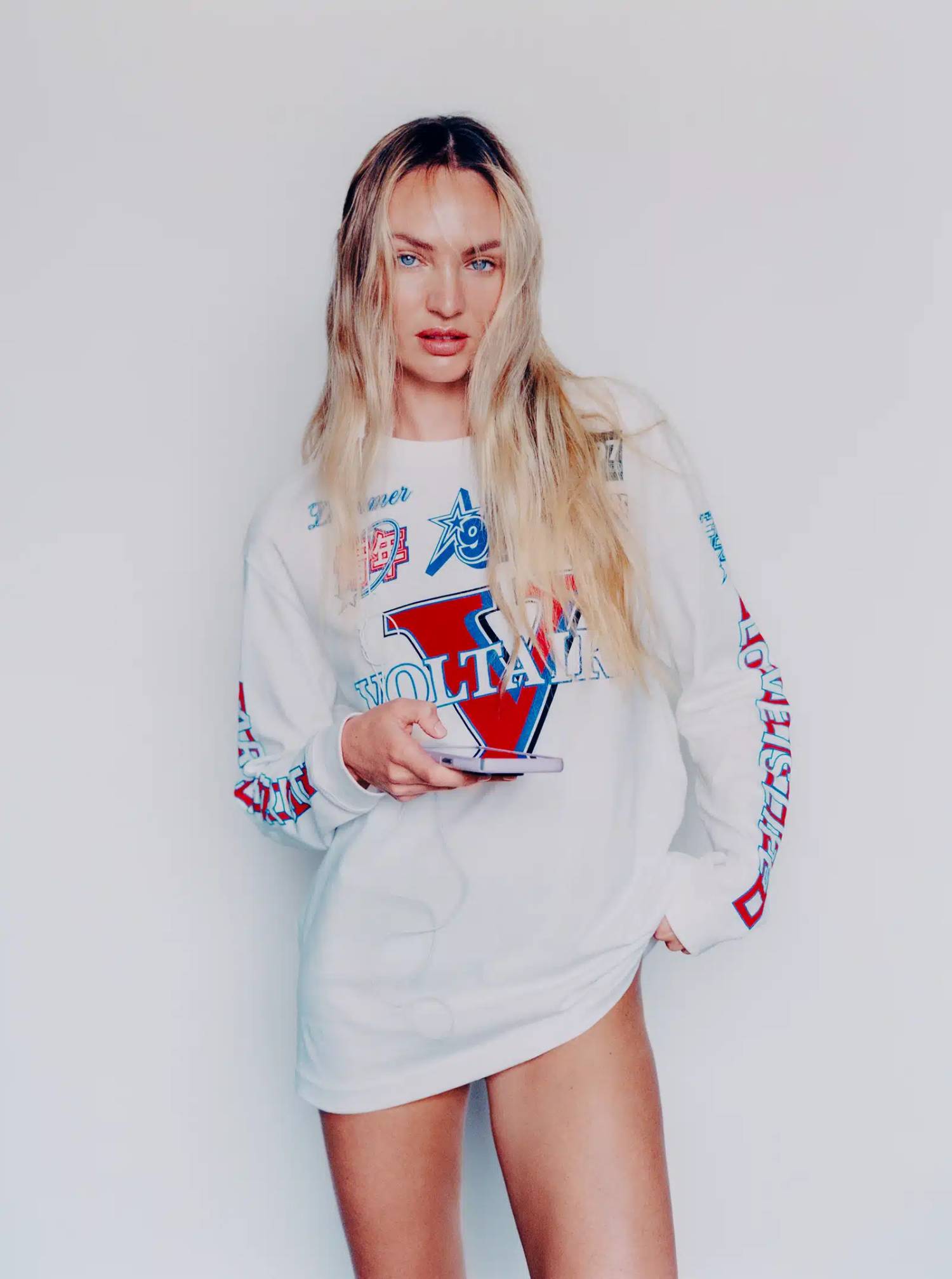 Candice Swanepoel in Zadig & Voltaire Noane Voltaire Printed Longsleeve T-Shirt for Puss Puss Magazine Fall-Winter 2023