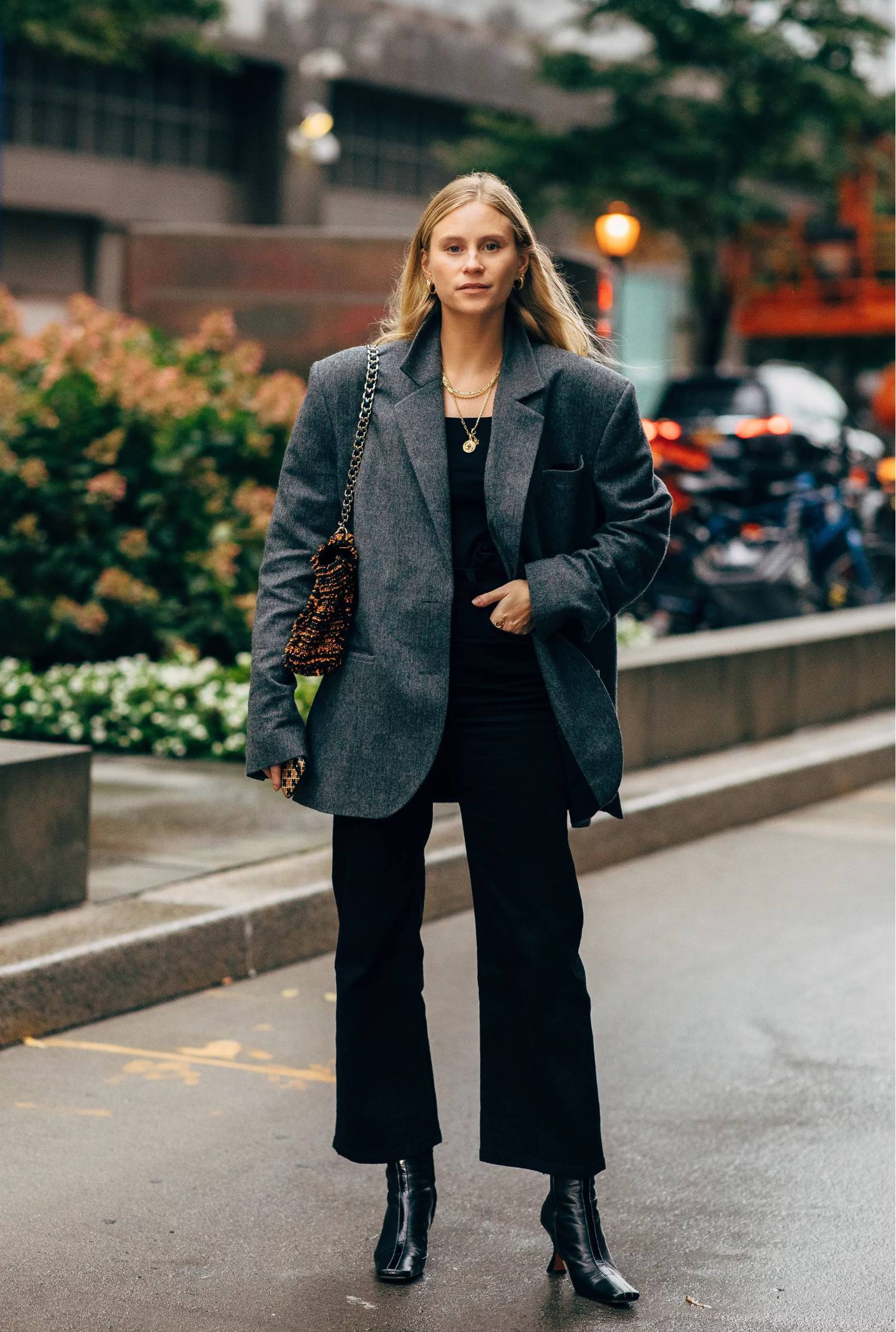 New York Cold-Weather Layering Gray Oversized Blazer Outfit