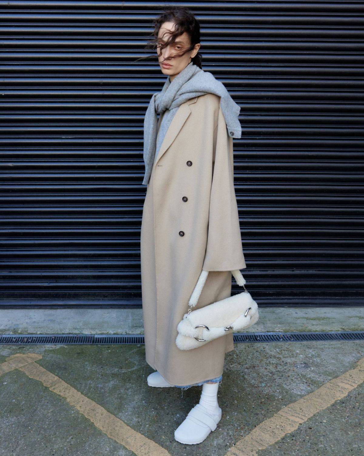 Toteme Beige Signature double-breasted wool coat, Gucci White Horsebit shearling shoulder bag, Birkenstock x Tekla White Nagoya shearling-lined suede clogs outfit