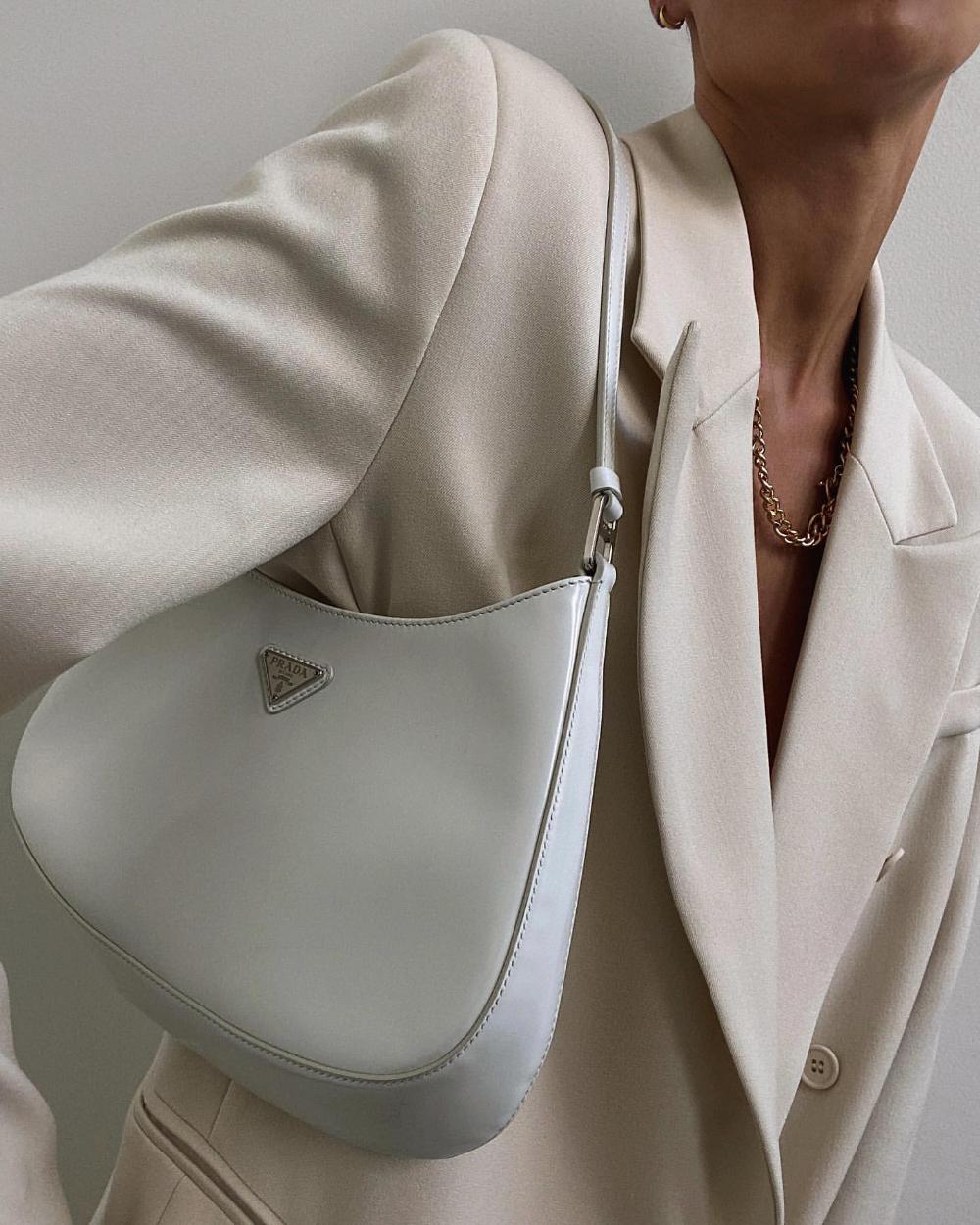 Petra Mackova Minimalist Outfits Beige Blazer Prada White Cleo Bag