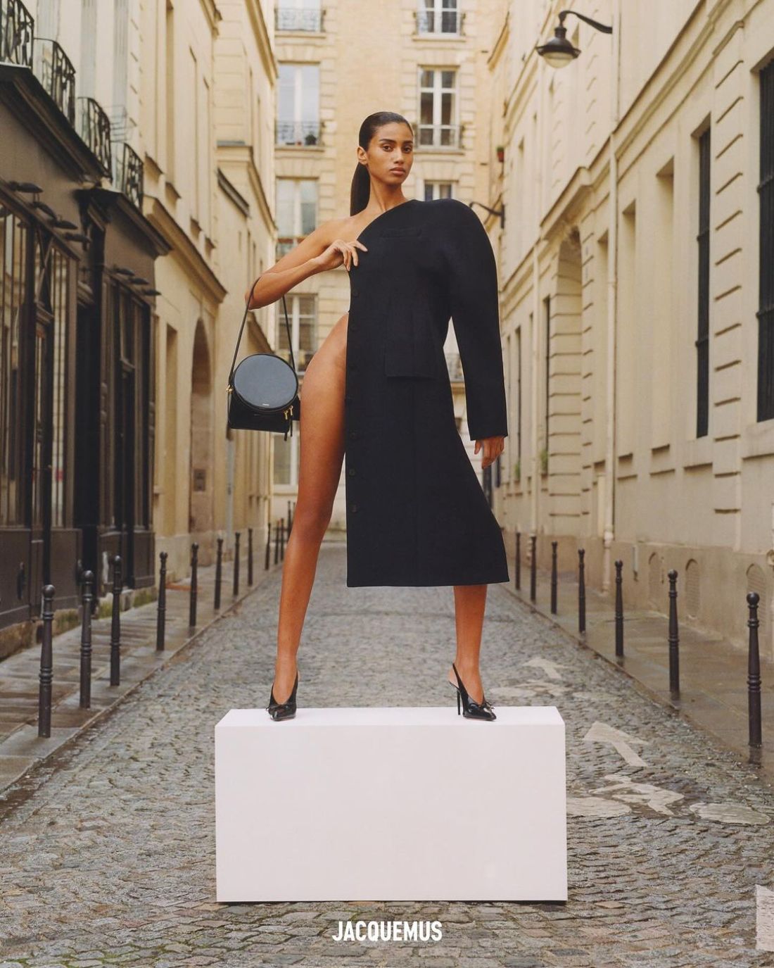 Imaan Hammam by Theo De Gueltzl & Katie Burnett for Jacquemus Les Sculptures Spring-Summer 2024 Fashion Campaign