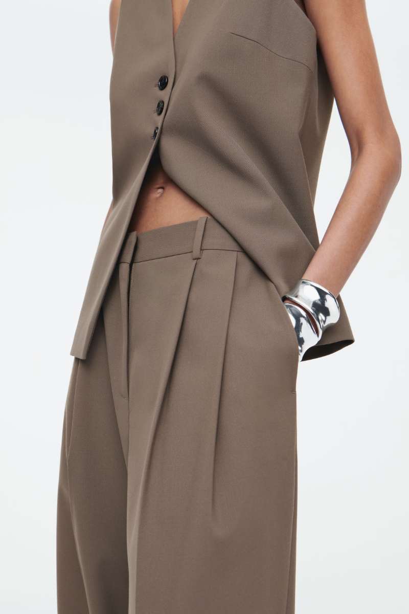 WIDE-LEG TAILORED TWILL PANTS - MOLE - Trousers - COS