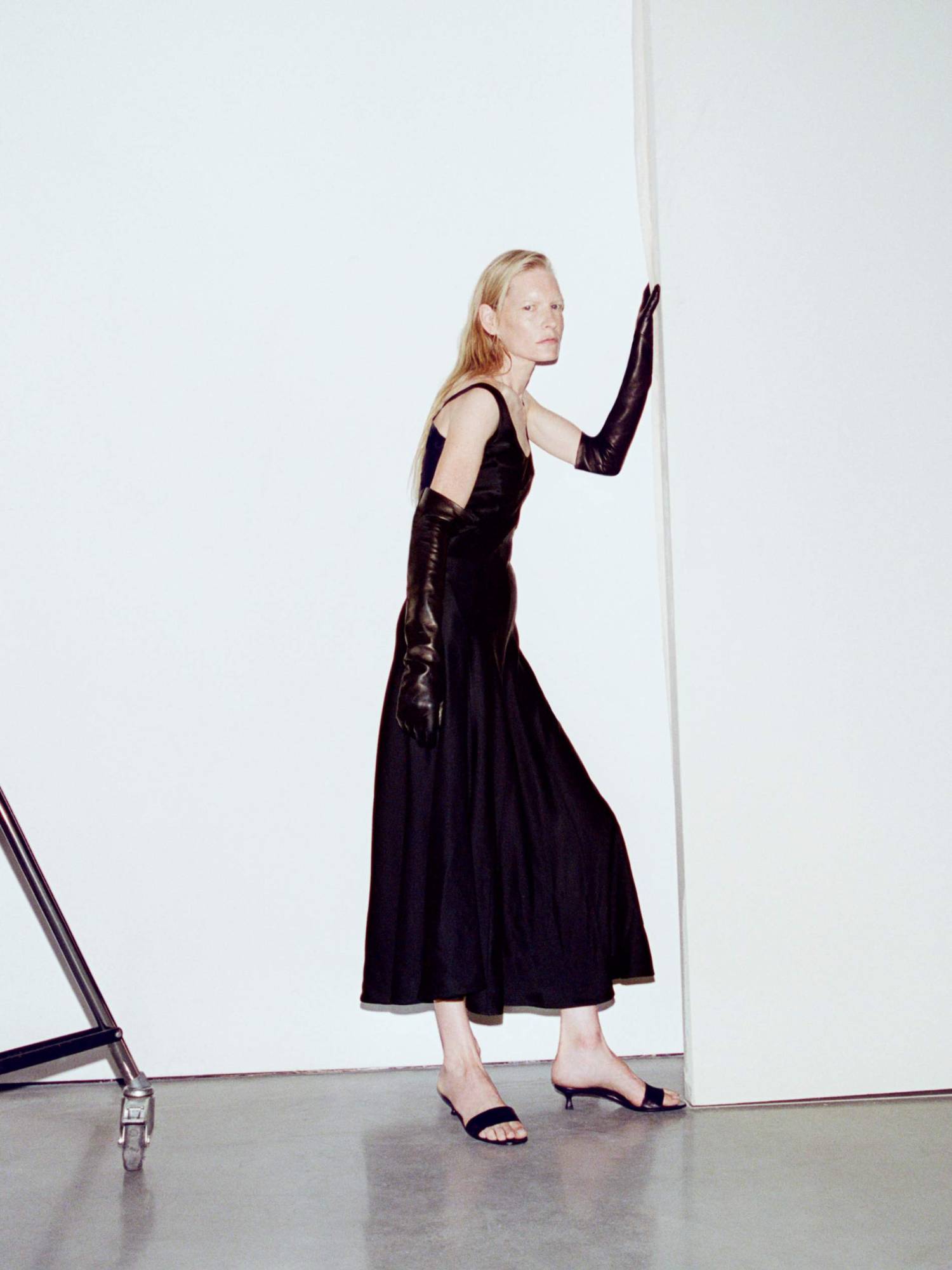 Minimal Fall Fashion Editorials