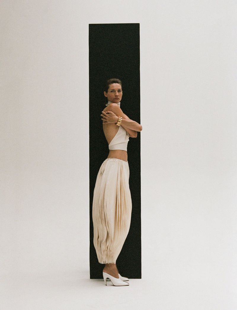 Minimalist Fashion Editorials 