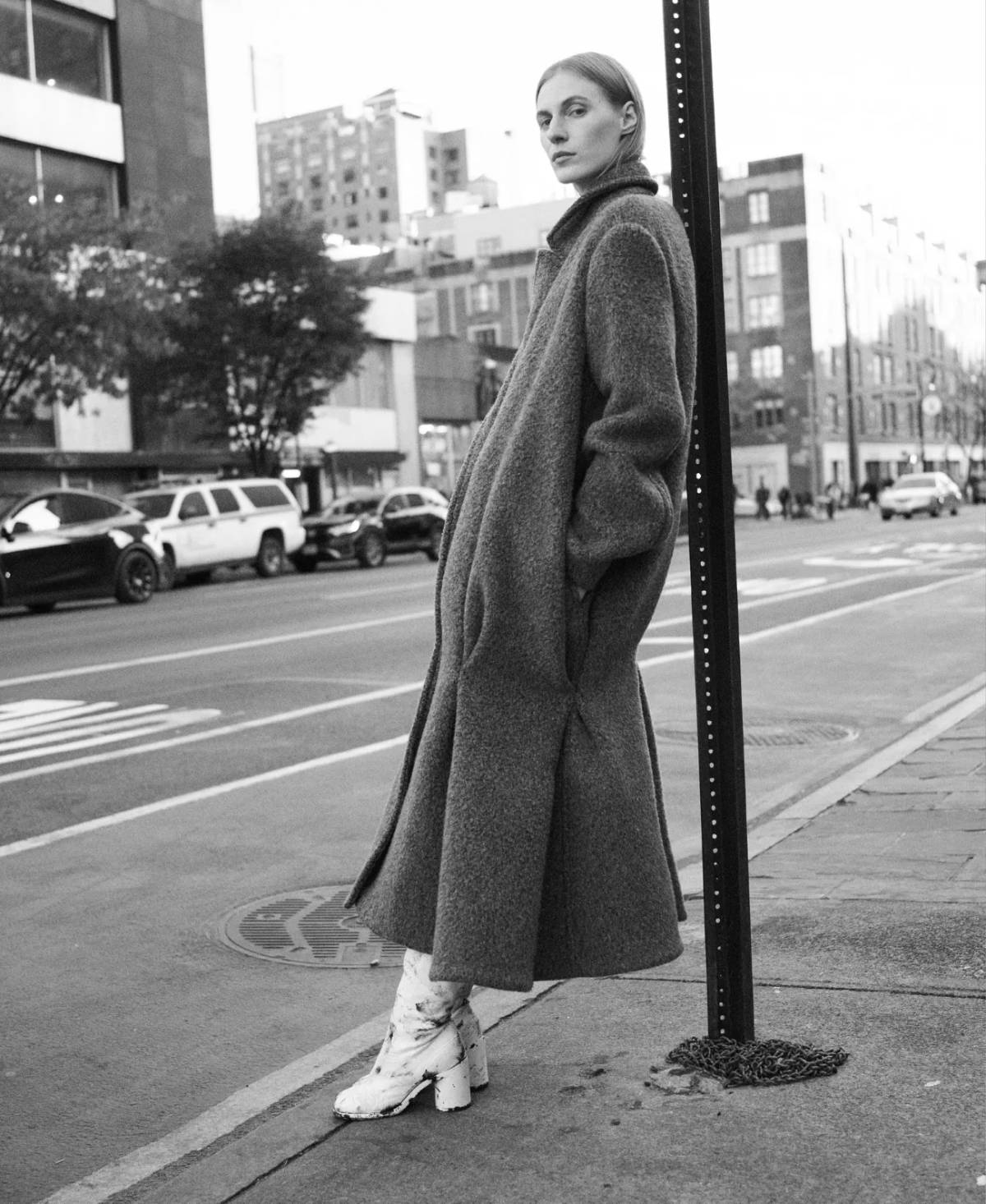 Julia Nobis by Karim Sadli for M Le magazine du Monde November 2024